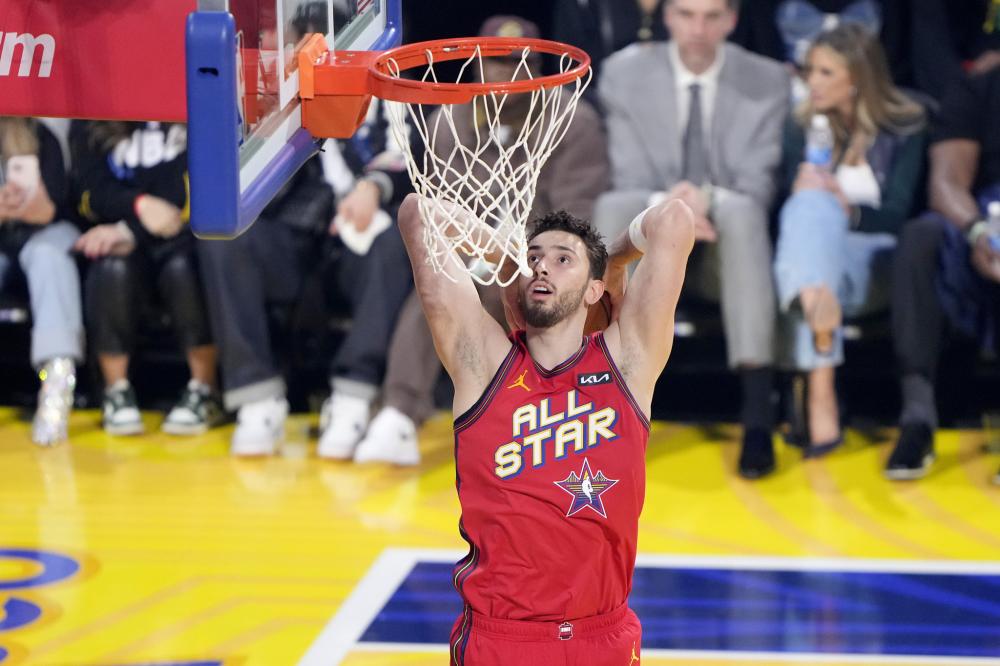 仅落后现役 仅落后现役