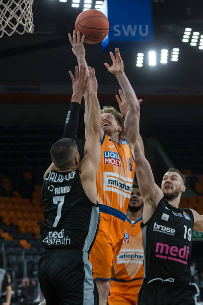 稳固防线的 稳固防线的